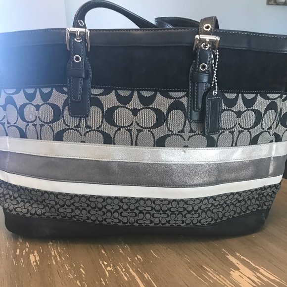 Authentic Signature Coach Tote Purse - Picture 3 of 8